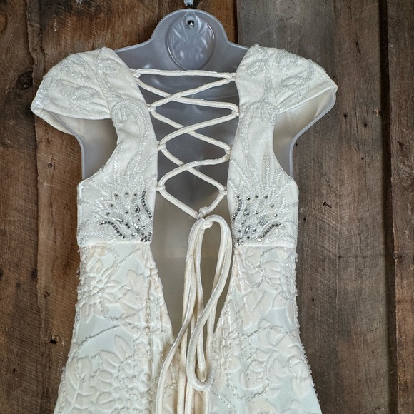 Badgley Mischka Cream Velvet/Silk Gown - Size 8 - Picture 7 of 16